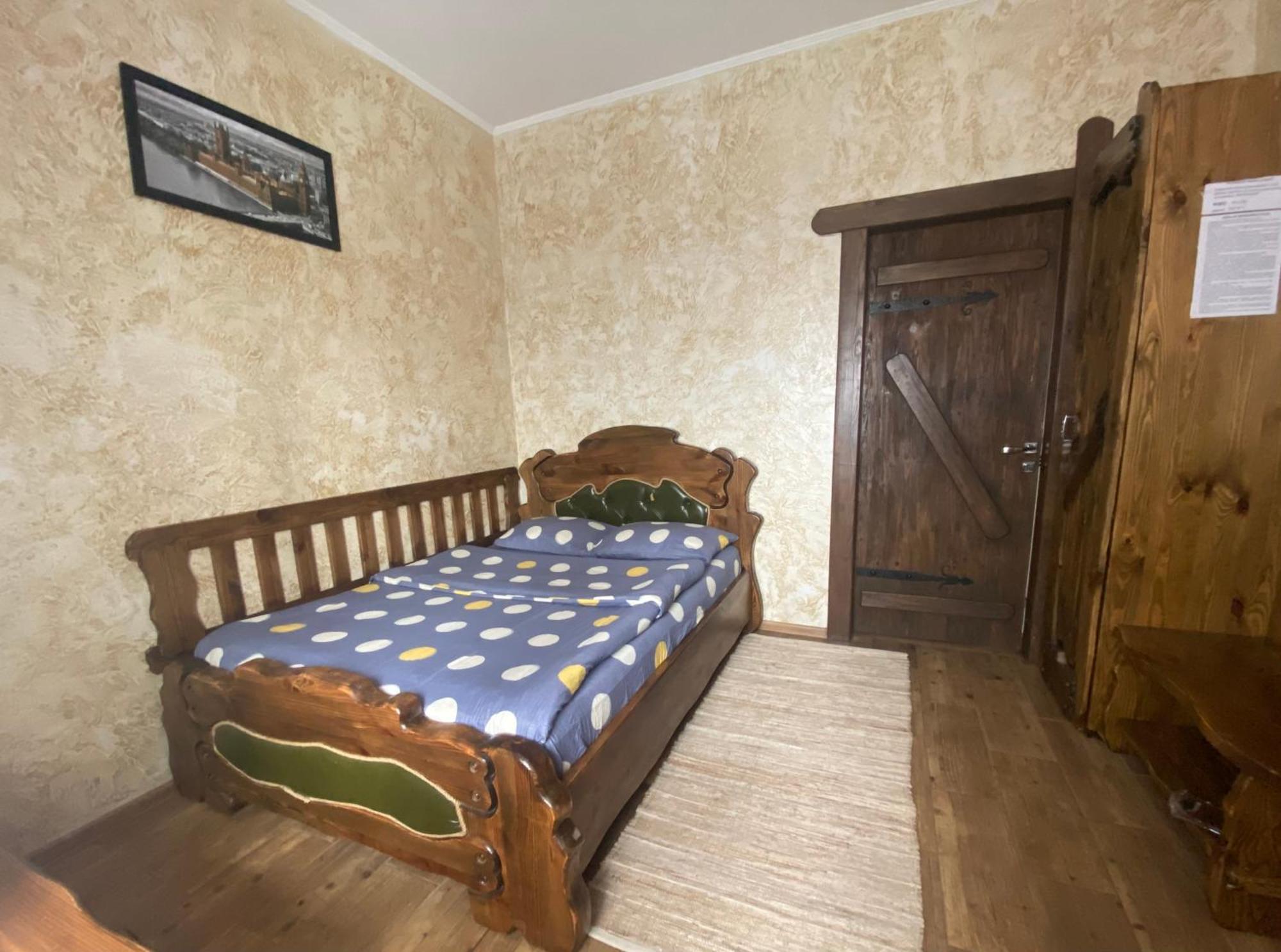 Mini-Hotel Neptun Rivne Buitenkant foto